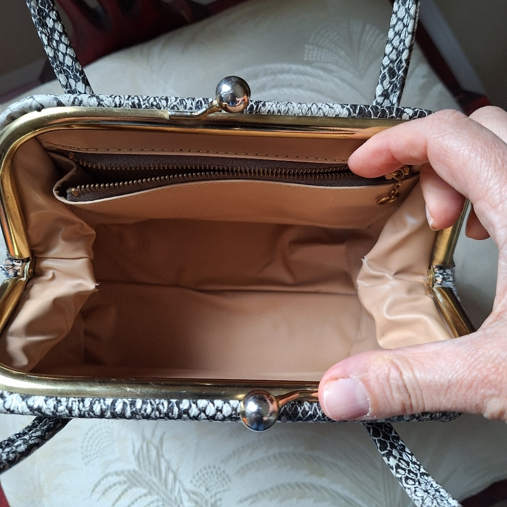Vintage 1960 Preowned Faux Reptile Pattern Handbag Top Handle. - Picture 6 of 10